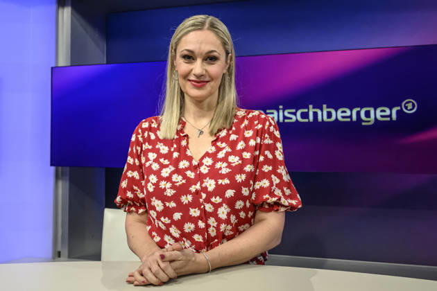 im Bild v.l.: Ruth Moschner (Moderatorin), GER, Berlin, Studio, zu Gast bei Maischberger, politische Talkshow, TV, Format, mit Moderatorin Sandra Maischberger, Das Erste, aus Adlershof Am Studio 20, 21.09.2026, Copyright: HMBxMedia UwexKoch