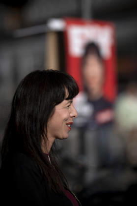 Elif Eralp, Die Linke Wahlkampfabschluss DEU, Deutschland, Germany, Berlin, 18.09.2026 Elif Eralp , Spitzenkandidatin der Partei Die Linke in Berlin bei einer Kundgebung zum Wahlkampfabschluss der Partei Die Linke fuer die Abgeordnetenhauswahl am 20. September 2026 vor dem Roten Rathaus in Berlin Deutschland en: Elif Eralp , lead candidate of the Left Party Die Linke in Berlin at a rally to mark the end of the Left Party s election campaign for the Berlin House of Representatives election on September 20 2026 in front of the Red City Hall Rotes Rathaus in Berlin Germany .