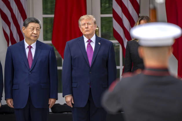 Chinese President Xi Jinping and President Donald Trump watch as the U.S. Army Drill Team passes in review during a state visit welcoming ceremony at the White House in Washington DC on Thursday, September 24, 2026. Xi is on a three-day state visit to the U.S. and will hold talks with U.S. officials on tariffs, AI, and other issues.  WAP20260924712a BONNIExCASH