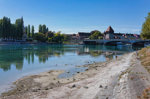 Konstanz, Niedrigwasser an der Seestrasse vor der Altstadt