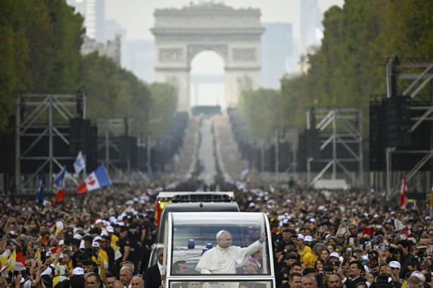 POPE LEO XIV CELEBRATES HOLY MASS AT PLACE DE LA CONCORDE - PARIS France, Paris, Vatican, 2026 9 26 Holy Mass celebrated by Pope Leo XIV at Place de la Concorde during his apostolic journey to France. EDITORIAL USE ONLY - NO BOOKS Copyright: xVATICANxMEDIA xCatholicxPressxPhotox