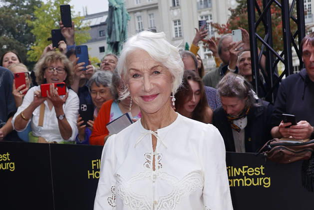 Helen Mirren bei der Ankunft zur Ehrung mit dem Douglas-Sirk-Preis am 29.09. 2026 im Cinemaxx im Rahmen vom 34. Filmfest in Hamburg Helen Mirren attends honoring ceremony with Douglas Sirk Award at Cinemaxx Dammtor on Septmeber 29, 2026 in Hamburg, Germany Douglas-Sirk-Preis fuer Helen Mirren beim 34. Filmfest in Hamburg