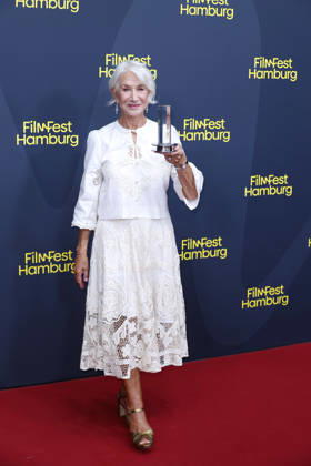 Helen Mirren bei der Ehrung mit dem Douglas-Sirk-Preis am 29.09. 2026 im Cinemaxx im Rahmen vom 34. Filmfest in Hamburg Helen Mirren attends honoring ceremony with Douglas Sirk Award at Cinemaxx Dammtor on Septmeber 29, 2026 in Hamburg, Germany Douglas-Sirk-Preis fuer Helen Mirren beim 34. Filmfest in Hamburg