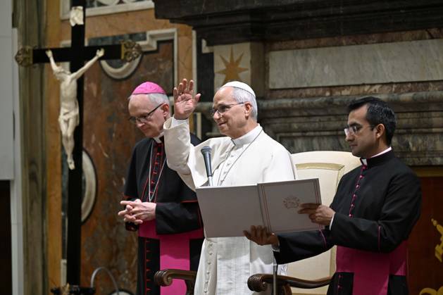 ITALY - PRIVATE AUDIENCE - VATICAN-2026 10 1 Italy, Rome, Vatican, 2026 10 1 Pope Leo XIV receives Delegation from the Hera Group in a private audience at The Vatican . EDITORIAL USE ONLY - NO BOOKS Copyright: xVATICANxMEDIA xCatholicxPressxPhotox