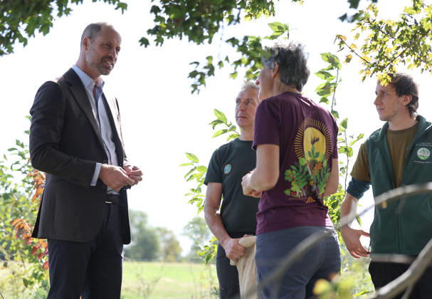 The Prince Of Wales Visits Monmouthshire And Herefordshire ABERGAVENNY, WALES - OCTOBER 01: Prince William, Prince Of Wales (L) joins volunteers participating in a seed collection activity and hears about the progress towards the goal of planting one million trees during his visit to charity Stump Up For Trees, which aims to plant native trees across South Wales, at White Castle Farm on October 01, 2026 in Abergavenny, Wales. The Prince of Wales also visited the region to meet with those tackling the threat of flooding caused by extreme weather conditions., Credit:Chris Jackson PA ROTA - B68 Avalon United Kingdom, Wales, Abergavenny Copyright: xChrisxJacksonx xPAxROTAx-xB68x xAvalonx 1139798739