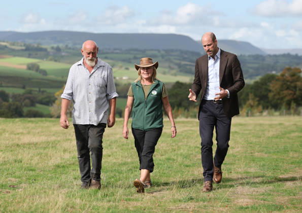 The Prince Of Wales Visits Monmouthshire And Herefordshire ABERGAVENNY, WALES - OCTOBER 01: Prince William, Prince Of Wales (R) speaks with Jim Beavan and Kate Beavan from Great Tre-rhew Farm, a local farming family, who have partnered with the charity Stump Up For Trees, to use their land for upstream flooding interventions and the charity s goal of planting one million native trees across South Wales, at White Castle Farm on October 01, 2026 in Abergavenny, Wales. The Prince of Wales visited the region to meet with those tackling the threat of flooding caused by extreme weather conditions., Credit:Chris Jackson PA ROTA - B68 Avalon United Kingdom, Wales, Abergavenny  Copyright: xChrisxJacksonx xPAxROTAx-xB68x xAvalonx 1139799932