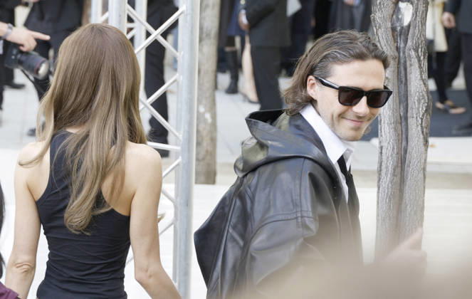 Brooklyn Beckham and his wife Nicola Peltz arrive at the Balenciaga Spring Summer 2027 Women’s Ready-to-Wear fashion show during Paris Fashion Week (PFW) at the Tennis Club de Paris, France, on October 1, 2026. Christophe Aubert, Bestimage. Arrivals at the Balenciaga fashion show as part of Paris RTW Spring Summer 2027 Fashion Week held at the Tennis Club de Paris on October 1, 2026, in Paris, France. Paris, France  Copyright: xChristophexAubertx xBestimagexChristophexAubertx xBestimagex