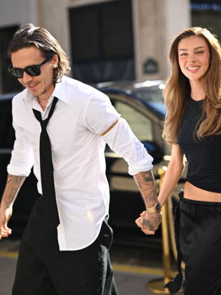 Brooklyn Beckham and his wife Nicola Peltz are back at their hotel after the Balenciaga fashion show during Paris Fashion Week on October 1, 2026. Brooklyn Beckham, who has remained estranged from his family since his 2022 wedding, is unlikely to attend the show for his mother V Beckham’s fashion house, scheduled for October 2, 2026. Pierre Perusseau Bestimage Brooklyn Beckham and his wife Nicola Peltz are back at their hotel following the Balenciaga show during PFW Fashion Week on October 1, 2026 Brooklyn Beckham, who has remained estranged from his family since his 2022 wedding, is unlikely to attend the show for his mother V Beckham’s fashion house, scheduled for October 2, 2026, in Paris, France Copyright: xPierrexPerusseaux xBestimagexPierrexPerusseaux xBestimagex