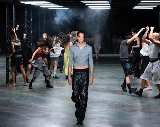Paris Fashion Week Women s Wear SPRING SUMMER 2027 Collection by ALAINPAUL, October 1, 2026, photography by Sylvie Lefort, MAXPPP 01 10 2026 @Sylvie Lefort Photography MAXPPP 10 01 26 Models showcase designs from the ALAINPAUL Women’s Spring Summer 2027 collection during Paris Fashion Week in Paris, France, October 1, 2026. The presentation of the women’s collections took place from September 28 to October 6, 26  Copyright: xMAXPPPxsylviexlefortxphotographyx LFR202610019461 LFR202610019461
