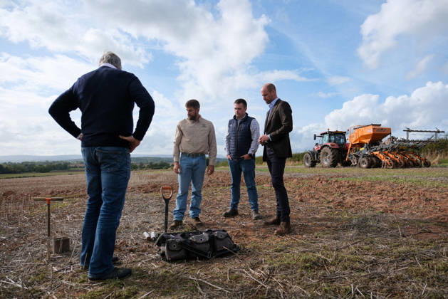Britain s Prince William on a visit examining the role of regenerative farming in climate resilience, in Hereford Britain s Prince William meets Harry Davies, the incoming tenant of the Duchy of Cornwall s first regenerative Farm Business Tenancy, during a visit to examine the role of regenerative farming in climate resilience in Hereford, Britain, October 1, 2026., Credit:Mathieu Willcocks PA ROTA - B68 Avalon UNITED KINGDOM, Hereford Copyright: xMathieuxWillcocksx xPAxROTAx-xB68x xAvalonx 1139840903
