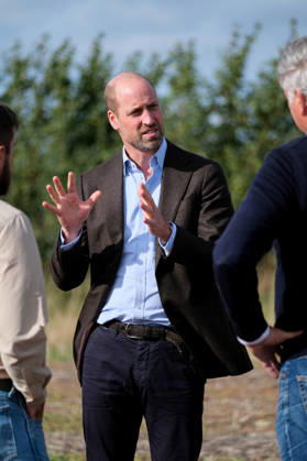Britain s Prince William on a visit examining the role of regenerative farming in climate resilience, in Hereford Britain s Prince William speaks with Regenified s Josh Fontenot and John Gregson, as he visits Harry Davies (not pictured), the incoming tenant of the Duchy of Cornwall s first regenerative Farm Business Tenancy, during a visit to examine the role of regenerative farming in climate resilience in Hereford, Britain, October 1, 2026., Credit:Mathieu Willcocks PA ROTA - B68 Avalon UNITED KINGDOM, Hereford Copyright: xMathieuxWillcocksx xPAxROTAx-xB68x xAvalonx 1139840979