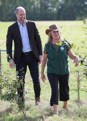 The Prince Of Wales Visits Monmouthshire And Herefordshire ABERGAVENNY, WALES - OCTOBER 01: Prince William, Prince Of Wales speaks with Kate Beavan from Great Tre-rhew Farm, a local farming family, who have partnered with the charity Stump Up For Trees, to use their land for upstream flooding interventions and the charity s goal of planting one million native trees across South Wales, at White Castle Farm on October 01, 2026 in Abergavenny, Wales. The Prince of Wales visited the region to meet with those tackling the threat of flooding caused by extreme weather conditions., Credit:Chris Jackson PA ROTA - B68 Avalon United Kingdom, Wales, Abergavenny Copyright: xChrisxJacksonx xPAxROTAx-xB68x xAvalonx 1139841019