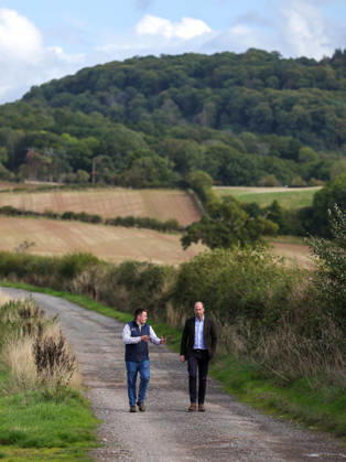 The Prince of Wales Meets Communities, Organisations and Farmers Tackling Flood Risk and Climate-Resilience in Monmouthshire and Herefordshire 01 10 2026. Monkhall Farm, Herefordshire, UK. His Royal Highness Prince William, in his role as The Duke of Cornwall, during a visit to Monkhall Farm in Herefordshire, to meet 25-year-old Harry Davies, the incoming tenant of The Duchy of Cornwall™s first regenerative Farm Business Tenancy (rFBT). The Duke also met representatives from Regenified, who will be carrying out baseline assessments at Monkhall Farm as part of a Duchy-funded initiative to help its tenant farmers measure and evidence regenerative progress., Credit:Andrew Parsons Kensington Palace B66 Avalon United Kingdom, England, M  Copyright: xAndrewxParsonsx xKensingtonxPalacex xB66x xAvalonx 1139841367