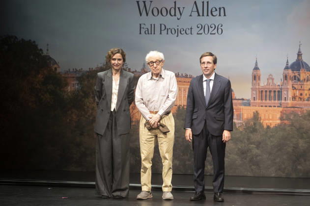 Isabel Diaz Ayuso, Woody Allen und JoseLuis Martinez-Almeida Navasques beim offiziellen Empfang zum Drehstart des Woody Allen Fall Project 2026 in den Teatros del Canal. Madrid, 01.10.2026