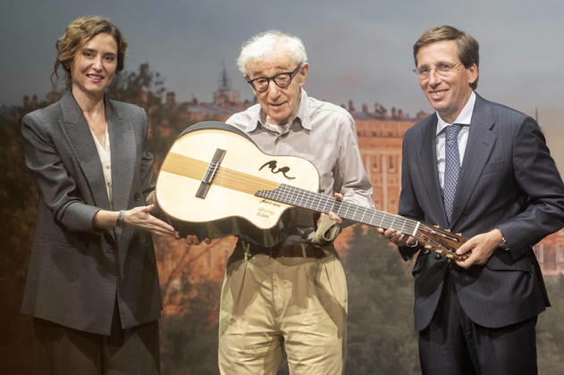 Isabel Diaz Ayuso, Woody Allen und JoseLuis Martinez-Almeida Navasques beim offiziellen Empfang zum Drehstart des Woody Allen Fall Project 2026 in den Teatros del Canal. Madrid, 01.10.2026