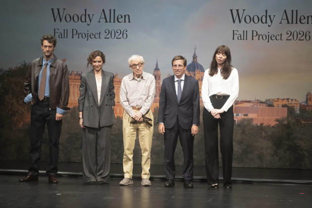 Peter Vives, Isabel Diaz Ayuso, Woody Allen, JoseLuis Martinez-Almeida Navasques und Alexi Wasser beim offiziellen Empfang zum Drehstart des Woody Allen Fall Project 2026 in den Teatros del Canal. Madrid, 01.10.2026