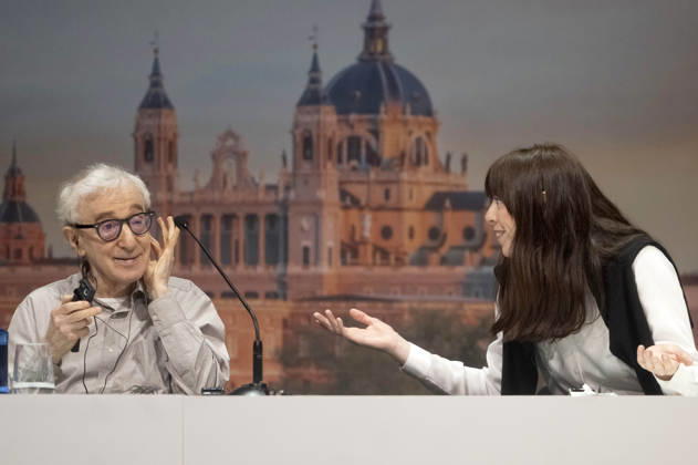 Woody Allen und Alexi Wasser beim offiziellen Empfang zum Drehstart des Woody Allen Fall Project 2026 in den Teatros del Canal. Madrid, 01.10.2026