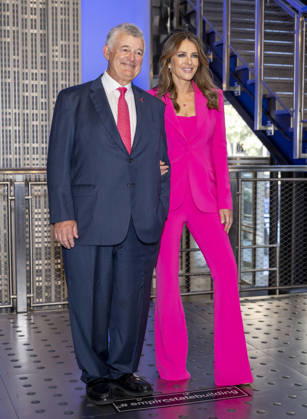 October 1, 2026, New York, New York, USA: WILLIAM P. LAUDER and ELIZABETH HURLEY visit the Empire State Building in New York to honor Breast Cancer Awareness Month and the Breast Cancer Campaign with The Estee Lauder Company. 1 October 2026 New York USA  - ZUMAa265 20261001_zep_a265_039 Copyright: xEricxAcquayex