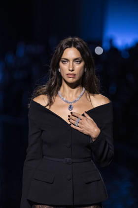 Irina Shayk at the Messika Terres de Contrastes fashion show on the sidelines of the Spring Summer 2027 Ready-to-Wear collections during Paris Fashion Week (PFW) on October 1, 2026, in Paris, France. Messika’s Terres de Contrastes fashion show on the sidelines of the Spring Summer 2027 Ready-to-Wear collections during Paris Fashion Week (PFW) on October 1, 2026, Paris, France  Copyright: xAgencex xBestimagexAgencex xBestimagex