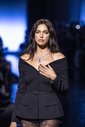 Irina Shayk at the Messika Terres de Contrastes fashion show on the sidelines of the Spring Summer 2027 Ready-to-Wear collections during Paris Fashion Week (PFW) on October 1, 2026, in Paris, France. Messika’s Terres de Contrastes fashion show on the sidelines of the Spring Summer 2027 Ready-to-Wear collections during Paris Fashion Week (PFW) on October 1, 2026, Paris, France  Copyright: xAgencex xBestimagexAgencex xBestimagex