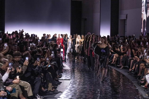 Messika’s Terres de Contrastes fashion show on the sidelines of the Spring Summer 2027 Ready-to-Wear collections during Paris Fashion Week (PFW) on October 1, 2026, in Paris, France. Messika’s Terres de Contrastes fashion show on the sidelines of the Spring Summer 2027 Ready-to-Wear collections during Paris Fashion Week (PFW) on October 1, 2026, in Paris, France  Copyright: xAgencex xBestimagexAgencex xBestimagex