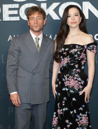 Jeremy Allen White and Mikey Madison: Premiere of the film *The Social Reckoning* at the Pathé Palace cinema in Paris on October 1, 2026. Coadic Guirec, Bestimage. Premiere of the film *The Social Reckoning* at the Pathé Palace cinema in Paris on October 1, 2026. Paris, France  Copyright: xCOADICxGUIRECx xBESTIMAGExCOADICxGUIRECx xBESTIMAGEx