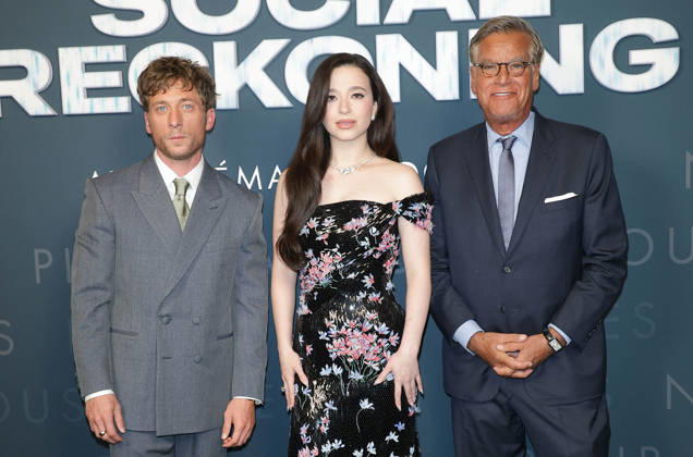 Jeremy Allen White, Mikey Madison, and Aaron Sorkin Premiere of the film *The Social Reckoning* at the Pathé Palace cinema in Paris on October 1, 2026 Coadic Guirec Bestimage Premiere of the film *The Social Reckoning* at the Pathé Palace cinema in Paris on October 1, 2026 Paris, France  Copyright: xCOADICxGUIRECx xBESTIMAGExCOADICxGUIRECx xBESTIMAGEx