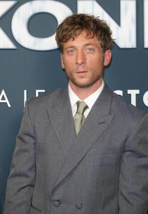 Jeremy Allen White Premiere of the film *The Social Reckoning* at the Pathé Palace cinema in Paris on October 1, 2026 Coadic Guirec Bestimage Premiere of the film *The Social Reckoning* at the Pathé Palace cinema in Paris on October 1, 2026 Paris, France  Copyright: xCOADICxGUIRECx xBESTIMAGExCOADICxGUIRECx xBESTIMAGEx