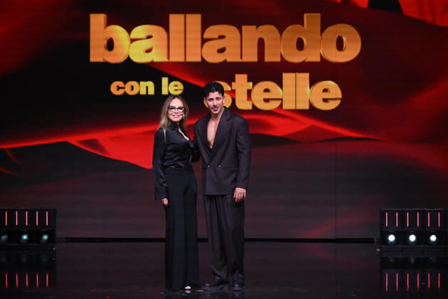 News - Photocall for the Rai TV show Ballando con le stelle Ornella Muti and Pasquale La Rocca during Photocall for the Rai TV show Ballando con le stelle , News in Roma , Italy, October 01 2026 Roma Rai Saxa Rubra Italy Copyright: xMassimoxLanduccix xLiveMediax LPN_2712114