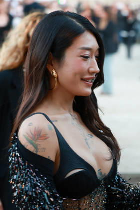 Peggy Gou at the Schiaparelli Spring Summer 2027 Women’s Ready-to-Wear Collection fashion show during Paris Fashion Week (PFW) on October 1, 2026. Florian Lavielle, Bestimage. Schiaparelli’s Spring Summer 2027 Women’s Ready-to-Wear Collection fashion show at Paris Fashion Week (PFW) on October 1, 2026, Paris, France  Copyright: xFlorianxLaviellex xBestimagexFlorianxLaviellex xBestimagex