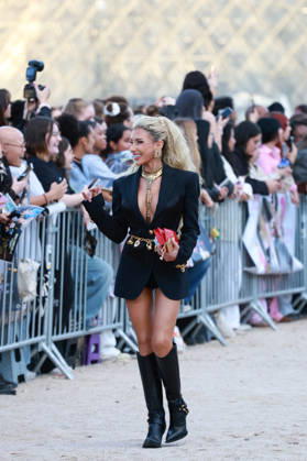 Guest at the Schiaparelli Spring Summer 2027 Women’s Ready-to-Wear Collection fashion show during Paris Fashion Week (PFW) on October 1, 2026. Florian Lavielle, Bestimage. Schiaparelli’s Spring Summer 2027 Women’s Ready-to-Wear Collection fashion show at Paris Fashion Week (PFW) on October 1, 2026, Paris, France  Copyright: xFlorianxLaviellex xBestimagexFlorianxLaviellex xBestimagex