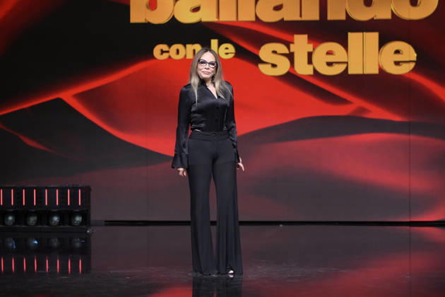 October 1, 2026, Rome, Italy: Ornella Muti attends the photocall of Rai tv program Ballando con le stelle 2026 at Pippo Baudo Studios Saxa Rubra. Rome Italy - ZUMAs197 20261001_aaa_s197_537 Copyright: xMarioxCartellix
