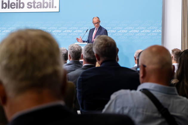 Bundeskanzler Friedrich Merz bei der abschließenden Wahlkampfveranstaltung der CDU anlässlich der bevorstehenden Berliner Abgeordnetenhauswahl im Konrad-Adenauer-Haus in Berlin. Chancellor Friedrich Merz at the CDU s final campaign rally ahead of the upcoming Berlin House of Representatives election at the Konrad Adenauer House in Berlin. Wahlkampf in Berlin