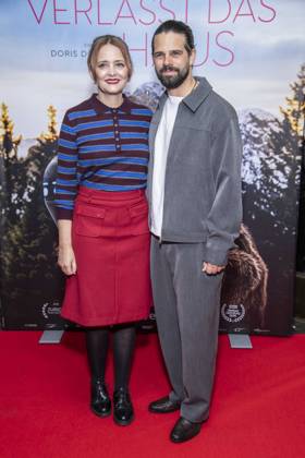 ABB FRAUWINKLER- Laura Tonke und Josef Ellers auf dem roten Teppich beim Special Screening des Kino Films Frau Winkler verlaesst das Haus im Cinema Parisl in Berlin 01.10.2026 Berlin Deutschland