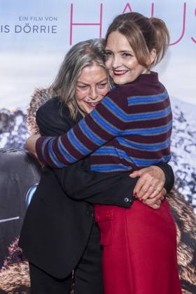 ABB FRAUWINKLER- Angela Winkler und Laura Tonke auf dem roten Teppich beim Special Screening des Kino Films Frau Winkler verlaesst das Haus im Cinema Parisl in Berlin 01.10.2026 Berlin Deutschland