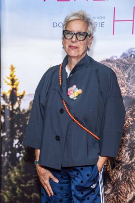 ABB FRAUWINKLER- Doris Doerrie Regisseurin auf dem roten Teppich beim Special Screening des Kino Films Frau Winkler verlaesst das Haus im Cinema Parisl in Berlin 01.10.2026 Berlin Deutschland
