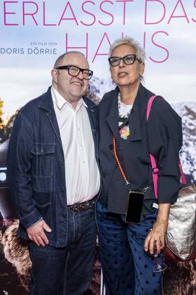 ABB FRAUWINKLER- Gustav Peter Woehler und Doris Doerrie auf dem roten Teppich beim Special Screening des Kino Films Frau Winkler verlaesst das Haus im Cinema Parisl in Berlin 01.10.2026 Berlin Deutschland