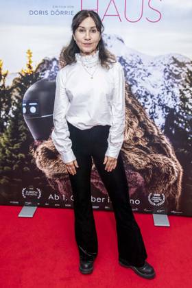 ABB FRAUWINKLER- Kathrin Angerer auf dem roten Teppich beim Special Screening des Kino Films Frau Winkler verlaesst das Haus im Cinema Parisl in Berlin 01.10.2026 Berlin Deutschland