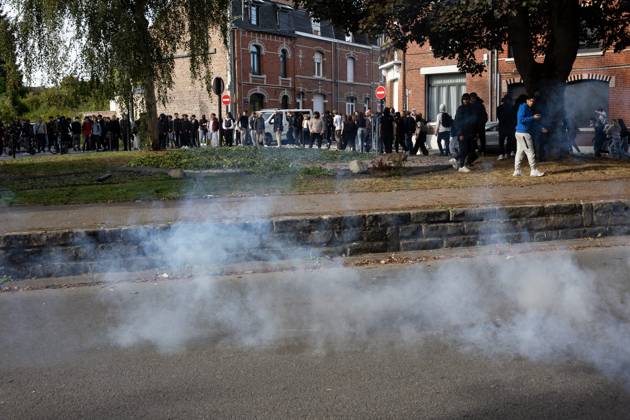 VALENCIENNES HIGH SCHOOL STUDENT PROTEST FRIDAY MORNING PHOTOPQR VOIX DU NORD PIERRE ROUANET 10 02 2026 VALENCIENNES, October 2, 2026 Third day of high school student protests in the Valenciennes area; this Friday morning, high schools were blocked off, anger among high school students. The students gathered in downtown Valenciennes, between the École de l’Escaut and the École du Hainaut. There were scuffles, some slogans and signs, a few bottles and stones thrown, and acts of vandalism, along with police charges and clashes near the Vauban Polyclinic. PHOTO: PIERRE ROUANET, LA VOIX DU NORD. France: Fires have broken out at several schools in France as students protest by blockading educational institutions nationwide over school funding a  Copyright: xPHOTOPQR VOIXxDUxNORD MAXPPPxPIERRExROUANETx 20261002VDN1166 20261002VDN1166