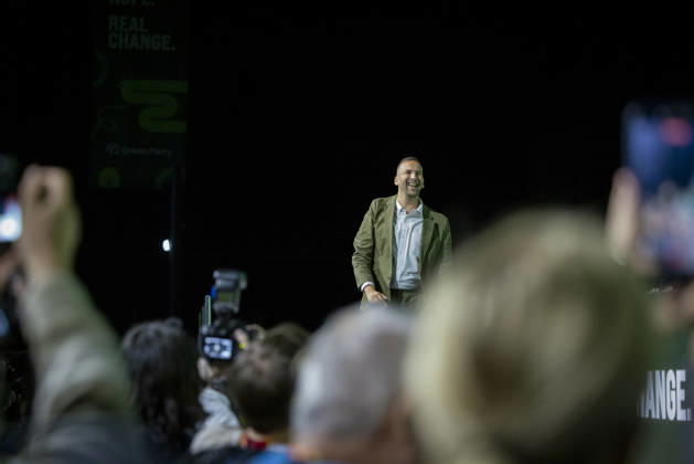 2 October 2026: Zack Polanski Delivers Green Party Leaders™ Speech at Annual Conference in Brighton BRIGHTON, ENGLAND 2 October 2026: Green Party leader Zack Polanski delivers his leaders™ speech at the Green Party annual conference at the Brighton Centre. Polanski outlined proposals for a three-year emergency brake on private rent increases, criticised the Labour government and called for the de-proscription of Palestine Action., Credit:Abdullah Bailey Anthony Bailey - B2421 Avalon  Copyright: xAbdullahxBaileyx xAnthonyxBaileyx-xB2421x xAvalonx 1140081285