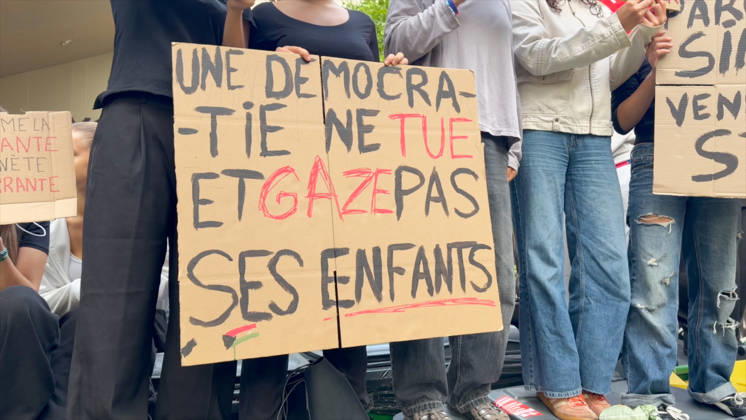 Student Protest - Paris Videograbs - Students are blocking access to their high schools during the student protest in Paris, France, on October 2, 2026. Since late September, students have been organizing protests outside their schools to highlight various issues, ranging from class schedules and class sizes to teacher shortages and excessive heat in classrooms during this year’s heat waves. These protests began in Île-de-France, the Paris region, but have now spread to other cities across the country. Photo by CLPRESS ABACAPRESS.COM Paris France  Copyright: xCLPRESS ABACAx