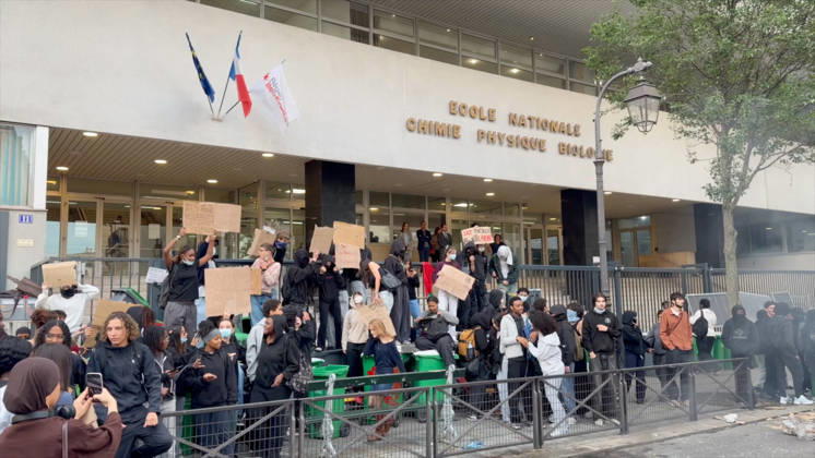 Student Protest - Paris Videograbs - Students are blocking access to the National School of Physical Chemistry and Biology in Paris (ENCPB – Pierre-Gilles-de-Gennes High School) in the 13th arrondissement of Paris during the student protest in Paris, France, on October 2, 2026. Since late September, students have been organizing protests outside their schools to highlight various issues, ranging from class schedules and class sizes to teacher shortages and excessive heat in classrooms during this year’s heat waves. These protests began in Île-de-France, the Paris region, but have now spread to other cities across the country. Photo by CLPRESS ABACAPRESS.COM Paris France  Copyright: xCLPRESS ABACAx