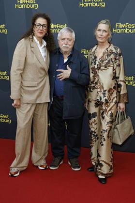Malika Rabahallah, Wolf Biermann und Pamela Biermann bei der Premiere des Dokumentarfilms Biermann auf dem 34. Filmfest Hamburg 2026 im Cinemaxx Dammtor. Hamburg, 02.10.2026