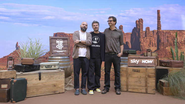 foto Mario Romano IPP Milano 02 10 2026 Photocall della serie Tv: -Nord Sud Ovest Est. La leggendaria storia degli 883- Seconda stagione nella foto Sidney Sibilia e Marco Pettenello Italy Photo Press - World Copyright Photocall della serie Tv: -Nord