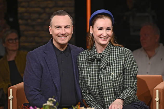 Tim Raue mit Ehefrau Katharina Raue bei der Aufzeichnung der RB Talkshow 3nach9 im Radio Bremen-Studio. Bremen, 02.10.2026