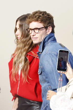 Hannah Bagshawen and Eddie Redmayne arrive at the Givenchy Spring Summer 2027 Women’s Ready-to-Wear fashion show during Paris Fashion Week (PFW) in Paris, France, on October 2, 2026. Christophe Aubert, Bestimage. Arrivals at the Givenchy Spring Summer 2026 Women’s Ready-to-Wear fashion show at Paris Fashion Week (PFW) on October 2, 2026 Copyright: xChristophexAubertx xBestimagexChristophexAubertx xBestimagex