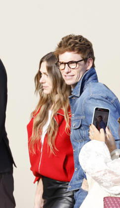 Hannah Bagshawen and Eddie Redmayne arrive at the Givenchy Spring Summer 2027 Women’s Ready-to-Wear fashion show during Paris Fashion Week (PFW) in Paris, France, on October 2, 2026. Christophe Aubert, Bestimage. Arrivals at the Givenchy Spring Summer 2026 Women’s Ready-to-Wear fashion show at Paris Fashion Week (PFW) on October 2, 2026 Copyright: xChristophexAubertx xBestimagexChristophexAubertx xBestimagex