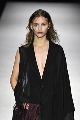 Yohji Yamamoto Women s Ready-to-Wear Spring Summer 2027 Collection Fashion Show during Paris Fashion Week, on October 2, 2026 Bestimage Yohji Yamamoto Fashion Show Women s Ready-to-Wear Spring Summer 2027 Collection during Paris Fashion Week, on October 2, 2026, in Paris, France Paris France  Copyright: xAgencex xBestimagexAgencex xBestimagex