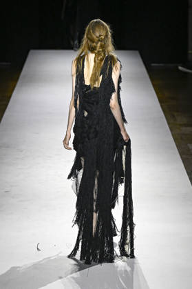 Yohji Yamamoto Women s Ready-to-Wear Spring Summer 2027 Collection Fashion Show during Paris Fashion Week, on October 2, 2026 Bestimage Yohji Yamamoto Fashion Show Women s Ready-to-Wear Spring Summer 2027 Collection during Paris Fashion Week, on October 2, 2026, in Paris, France Paris France  Copyright: xAgencex xBestimagexAgencex xBestimagex