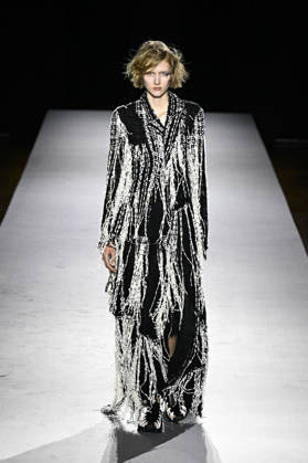 Yohji Yamamoto Women s Ready-to-Wear Spring Summer 2027 Collection Fashion Show during Paris Fashion Week, on October 2, 2026 Bestimage Yohji Yamamoto Fashion Show Women s Ready-to-Wear Spring Summer 2027 Collection during Paris Fashion Week, on October 2, 2026, in Paris, France Paris France  Copyright: xAgencex xBestimagexAgencex xBestimagex